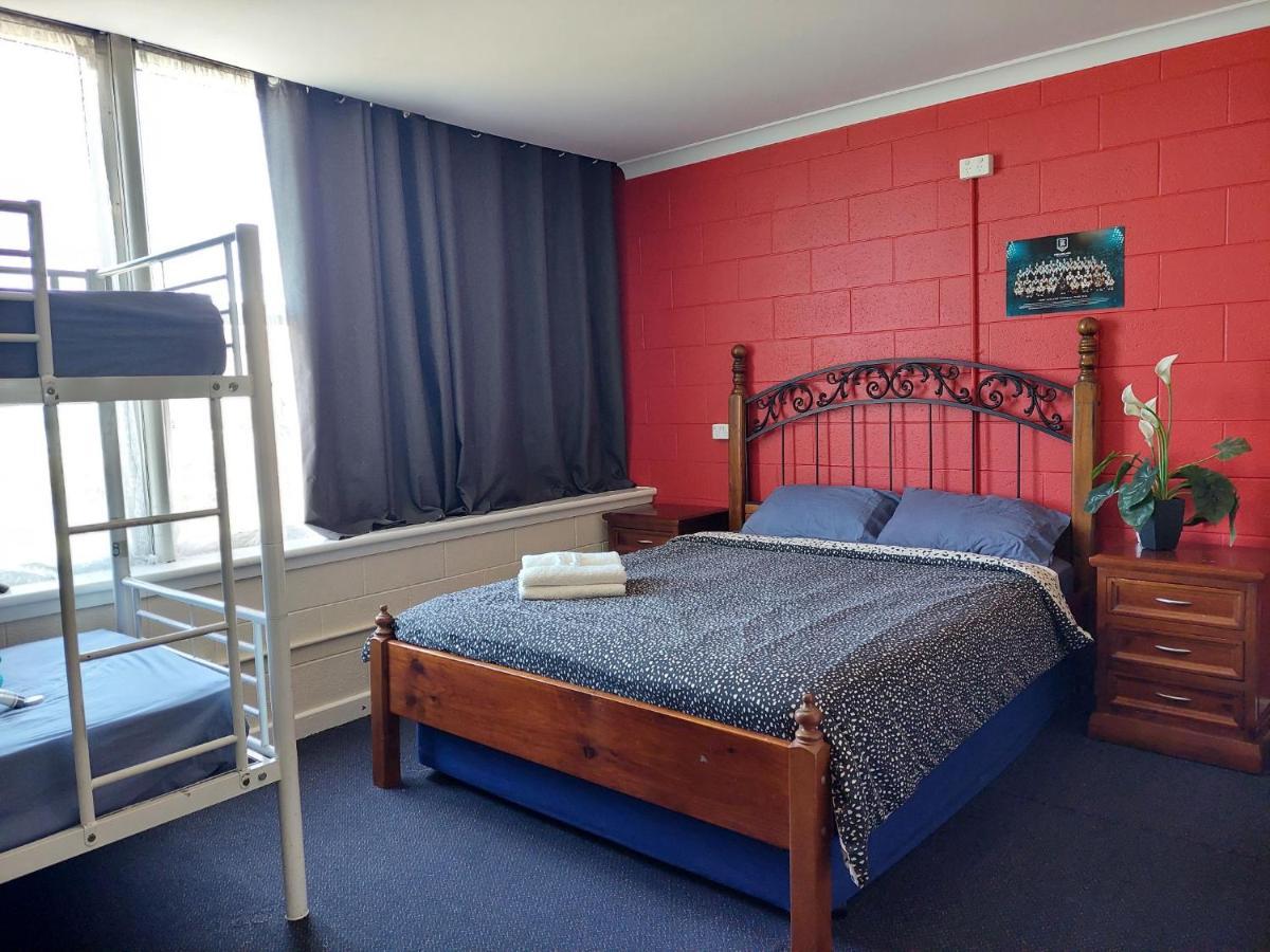 Port Adelaide Backpackers Hostel Eksteriør bilde