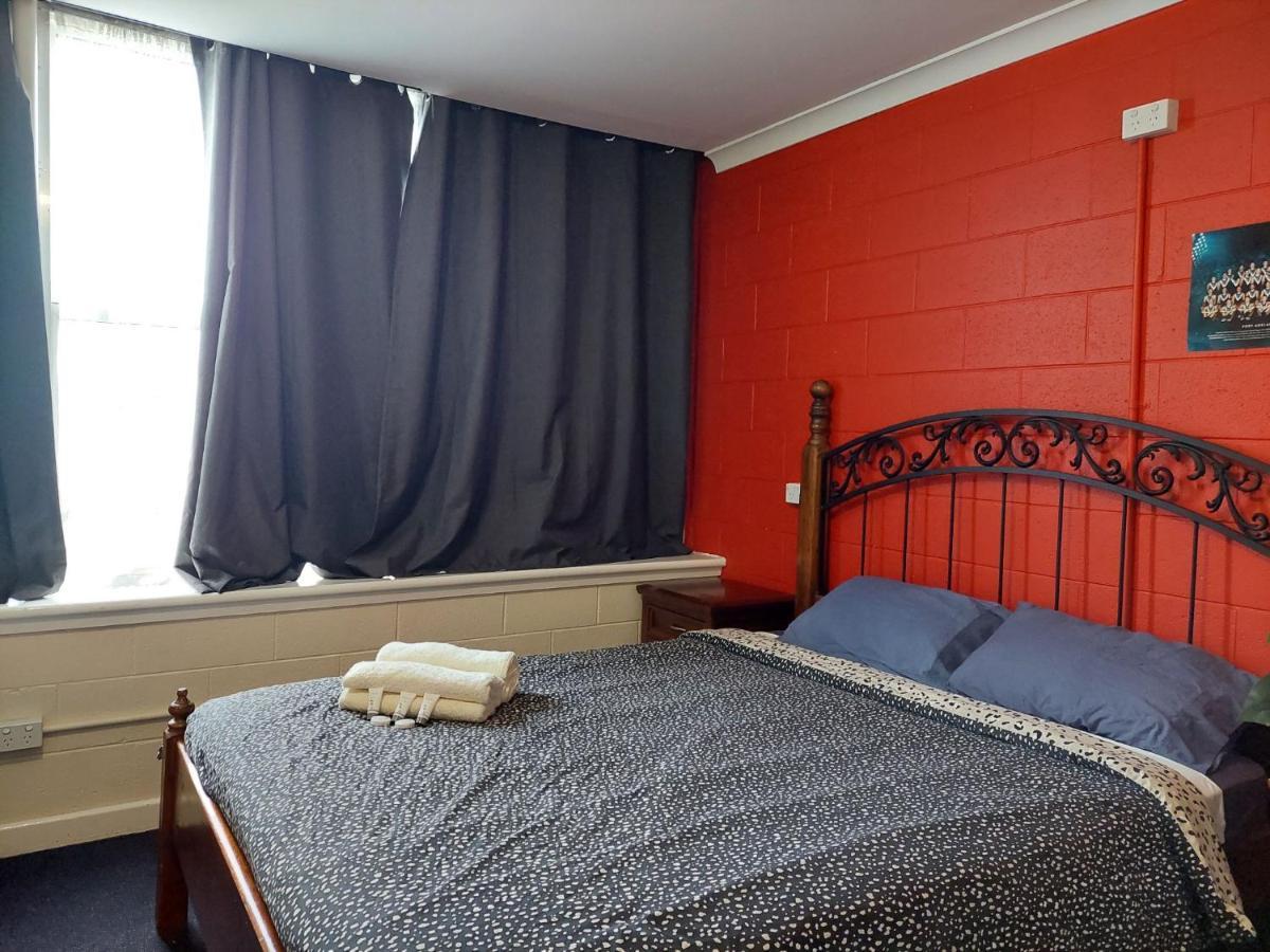 Port Adelaide Backpackers Hostel Eksteriør bilde