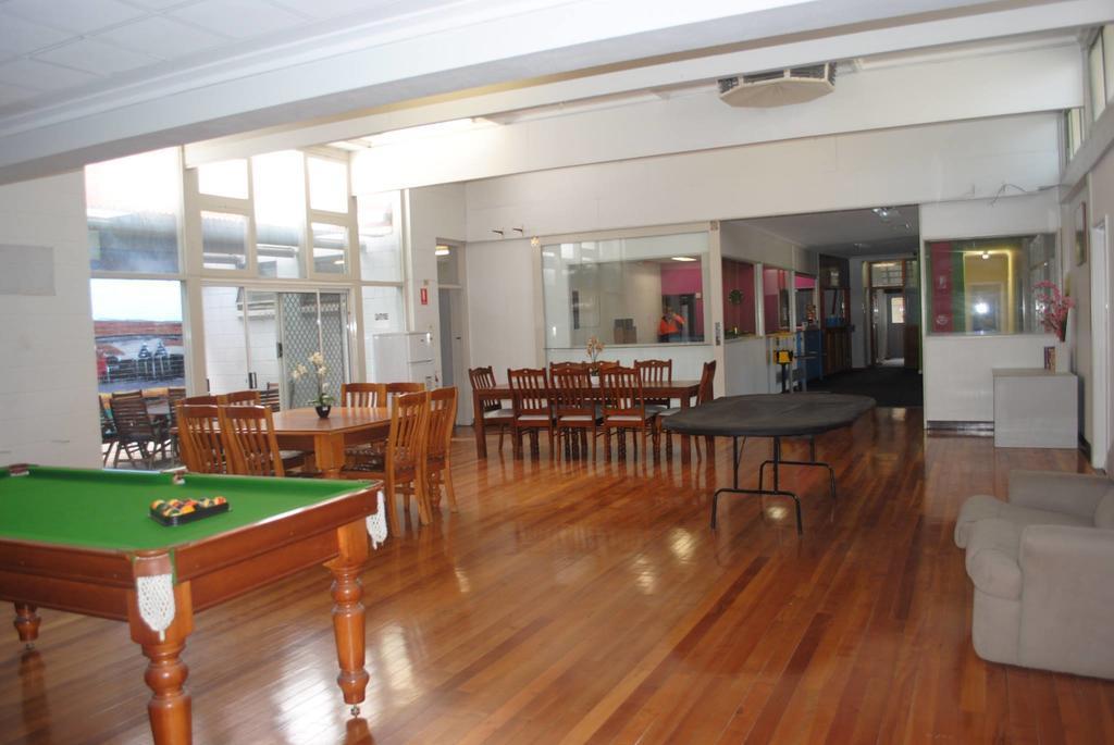 Port Adelaide Backpackers Hostel Eksteriør bilde