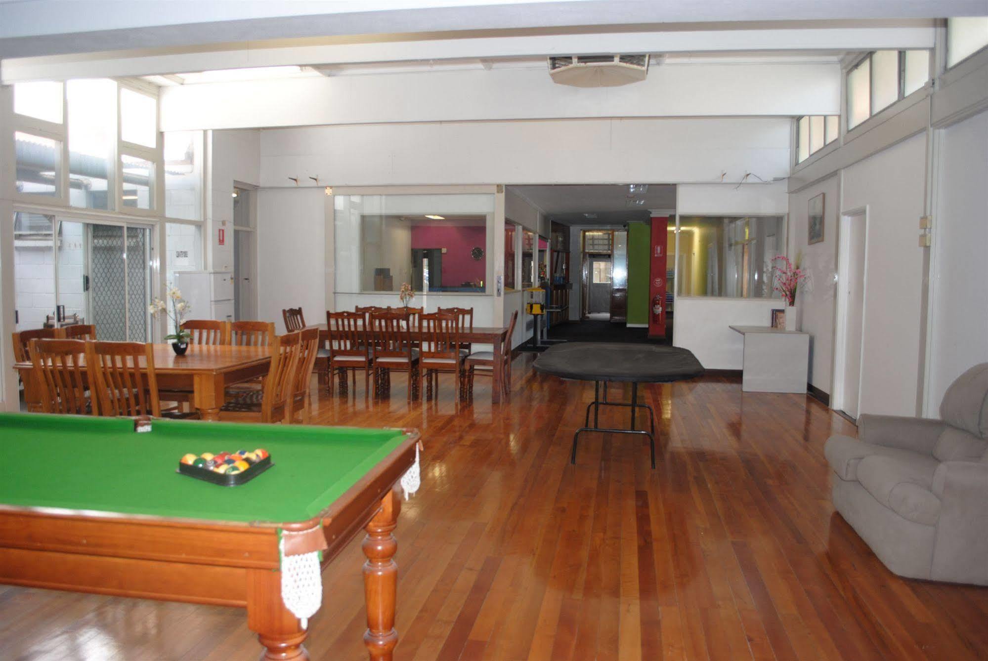 Port Adelaide Backpackers Hostel Eksteriør bilde