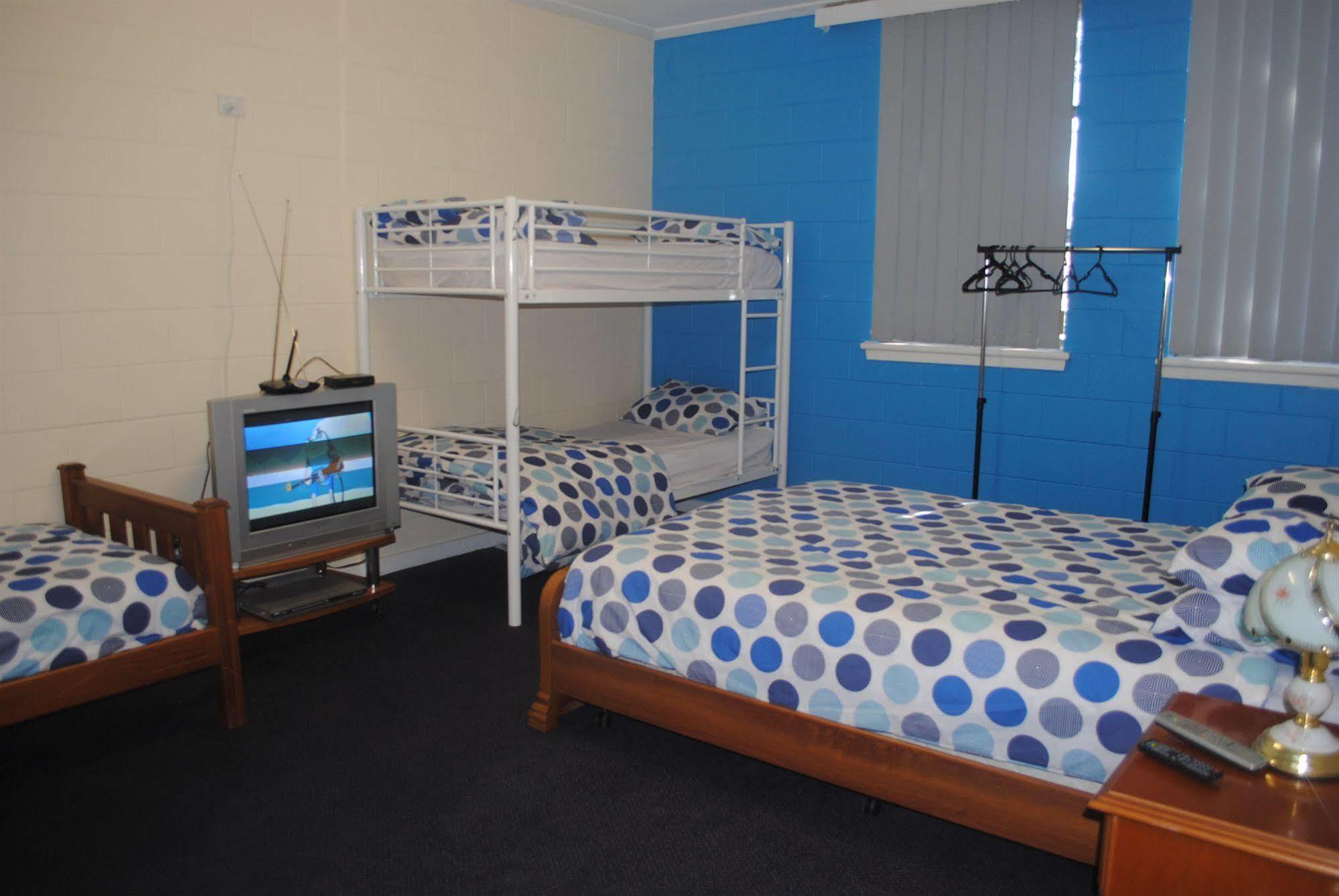 Port Adelaide Backpackers Hostel Eksteriør bilde