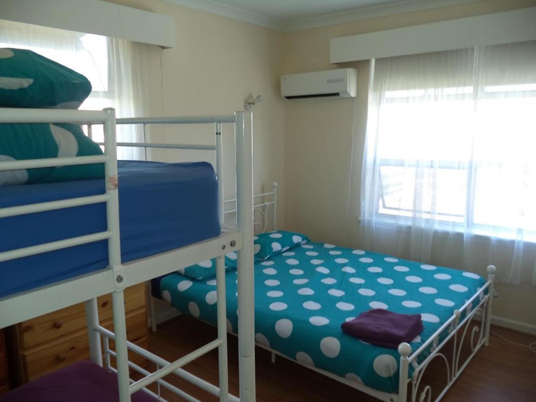 Port Adelaide Backpackers Hostel Eksteriør bilde